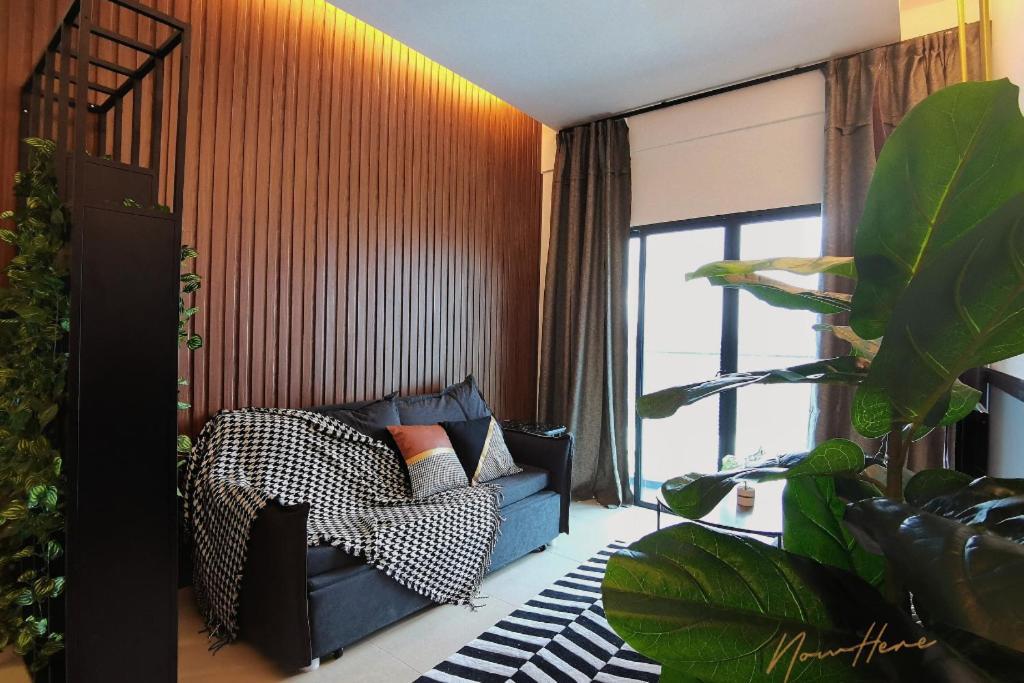 Nowhere 2Br & 2Bath Apartment With Balcony @ Reizz Residences Куала-Лумпур Экстерьер фото